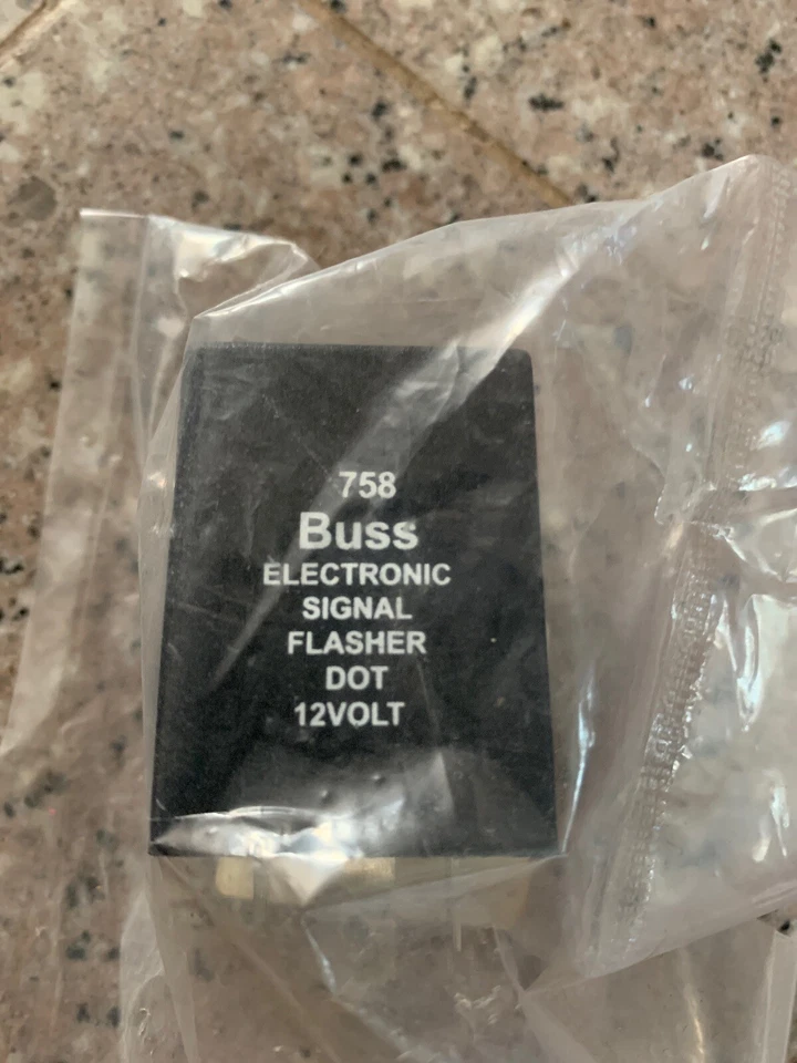 Bussmann No.758 Heavy Duty Electronic Flasher X33 - Image 1 of 3