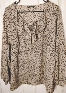Bloomchic Bluse Animalprint mit Rüschenausschnitt & Schnürung vorne Größe 22/24 - Arbeit - Bild 1 von 6