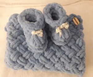 HANDMADE KNIT CROCHETED Super Soft Baby Pom Pom Blanket+booties SET baby blue