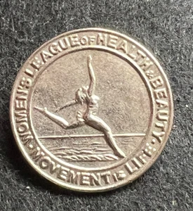 INSIGNIA PRENDEDOR VINTAGE DE MUJER LIGA DE SALUD Y BELLEZA MOVIMIENTO IS LIFE MILLER - Imagen 1 de 4