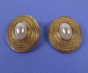 Pendientes Clip Vintage Givenchy Clásicos Ovalados Imitación Perla Dramáticos Tono Dorado - Imagen 1 de 3
