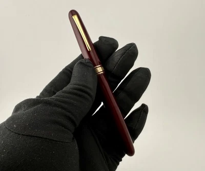 Pluma Estilográfica Vintage Omas Extra Burdeos/Resina Borgoña Oro 14K Nuevo en Caja Foto 1 de 4