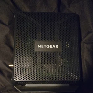 NETGEAR C7000v2 AC1900 WiFi Cable Modem Router with Power Cord - Picture 1 of 2