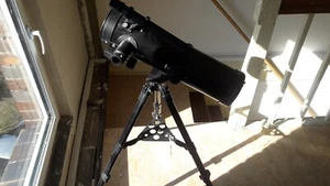 Spiegelteleskop Newton-Typ mit Stativ und 3 Okularen, Farbe schwarz - Bild 1 von 2