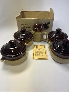 Manor House Chef Works - 4 Onion Soup crocks With Lids & Cheese Shaker - Picture 1 of 12