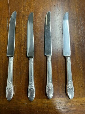 Precioso 1847 Rogers Plateado, CUCHILLOS DE CENA PRIMER AMOR 1937, Juego de 4, 8 3/4" Foto 1 de 2