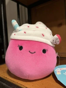 Squishmallow Nicota the Dragonfruit Smoothie - Bild 1 von 12