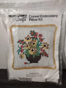 American Family Crewel Stickerei Kissen Set Blumen Golden Glow 5094 14x14 - Bild 1 von 3