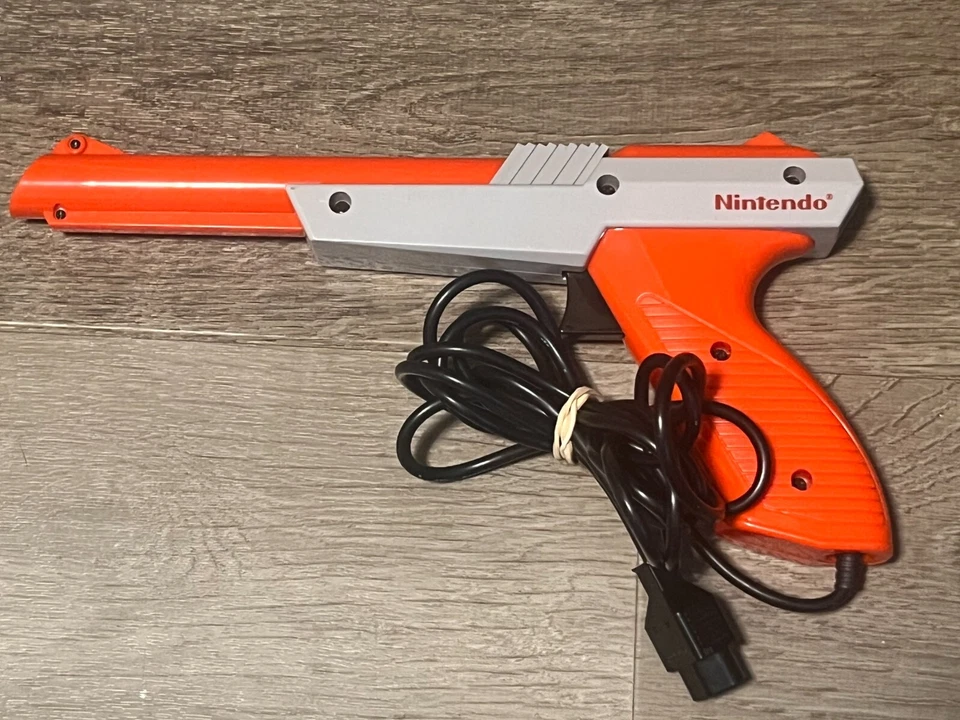 Контроллер Nintendo Nes Light Gun оранжевый от оригинального производителя подлинный очищенный протестирован NES-005 - Изображение 1 из 1