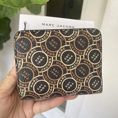 Nuevo MARC JACOBS S130M12FA22 Cartera Plegable Unisex en Negro Multi Foto 1 de 4