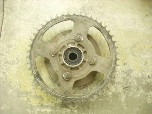 1981 suzuki GS 250 T GS250T 47T sprocket & sprocket hub - Picture 1 of 2
