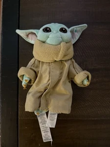 Disney Small Size Star Wars Yoda Plush - Picture 1 of 3