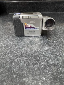 JVC Digital Still Camera gc-s1u Silver Tested - Picture 1 of 7