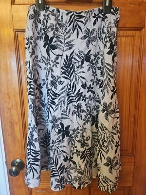 JM Collection Women's Pull On White & Black Skirt Size 10P  Linen NWOT  - Image 1 of 4