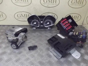 Ford Fiesta Engine Ecu Set Kit Speedo Barrel & Fuse Box Mk7 1.5 Diesel 2013-17U - Picture 1 of 17