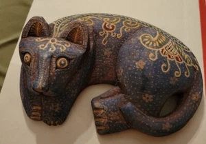 pier 1 hand carved wooden reclining purple cat batik collection Indonesia 5 1/2 - Picture 1 of 4