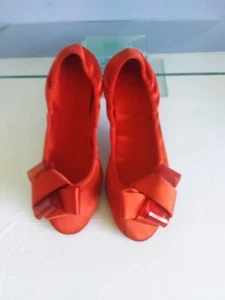 Burberry Prorsum Red Satin Bow Scrunch Ballet Flats Size 37 Us 6.5 Italy - Picture 1 of 10