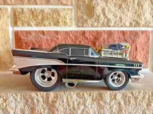 MUSCLE MACHINES 1957 BLACK CHEVY BEL AIR DIECAST - Picture 1 of 14
