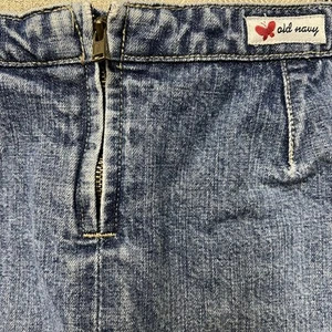 Old Navy Denim Skort Girls Size 7 Y2K Notched Sides Zip EUC - Picture 1 of 8