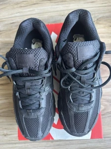 Nike Air Zoom Vomero 5 Triple Black Größe 10 in sehr gutem Zustand kostenloser Versand - Bild 1 von 5