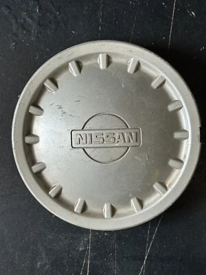 Оригинальный центральный колпак ступицы 91 92 93 94 95 96 97 98 99 Nissan 200SX NX Sentra 4031550Y00 - Изображение 1 из 3