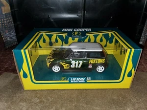 Rare Mini Cooper Rally car by Foxtons NEW IN BOX 1:18 SCALE 317 GREEN YELLOW - Picture 1 of 6