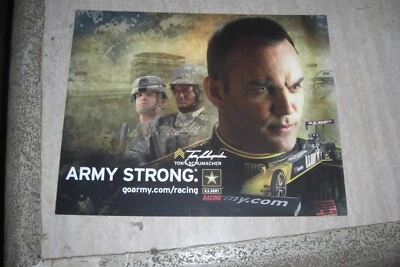 Dragster de combustible superior color líquido Nhra Tony Shumacher Army con folleto gratuito en pista Foto 1 de 4