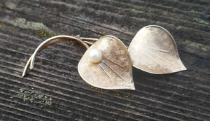 Vintage Winard 12k Yellow Gold Filled & 5.3mm Pearl Leaf Designed Brooch / Pin - Picture 1 of 6