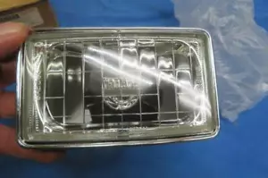 Yamaha 5G2-85462-60-00 5G2-28199-11-00 LENS ASSEMBLY, AUX LAMP RH XJ750 - Picture 1 of 9