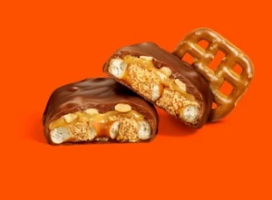 REESE'S Take 5 PRETZEL-PEANUT MILK CHOCOLATE, CRUNCHY BULK BAG-LIMIT VALUE PRICE - Picture 1 of 4