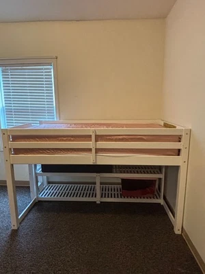 Двойной белый каркас кровати с нижним местом для хранения  - Изображение 1 из 3