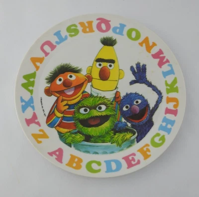 Placa infantil vintage rua gergelim 1977 Bert Ernie Grover alfabeto Oscar redonda 8" - Imagem 1 de 4