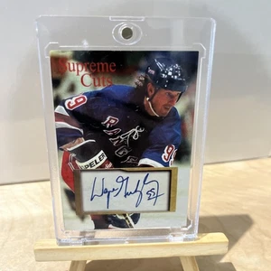Supreme Cuts Wayne Gretzky Limited Edition Facsimile Sample Autograph Card - Picture 1 of 2