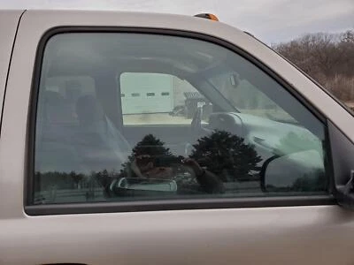 Puerta delantera derecha vidrio/ventana 1999-2007 Chevy/GMC 1500 2500 Silverado/Sierra Foto 1 de 4