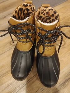 Alpine Woods Women's leopard print fur Llned cold weather snow boots  sz 7M