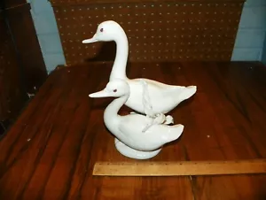 Vintage Porcelain Geese Figurine #69554 - Made in Italy - Picture 1 of 7