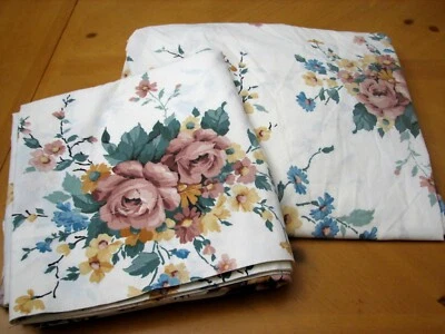 Juego de sábanas planas y ajustables completas de mezcla de algodón floral Springs de 2 piezas hechas en EE. UU. Foto 1 de 4