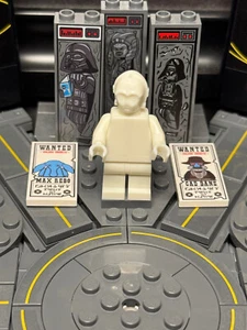 Official Lego Glow in the Dark C3PO - Picture 1 of 6