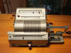 Vintage 1960's Brunsviga S20 mechanical calculator. Excellent condition. Working - Picture 1 of 8