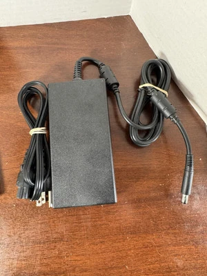 Adaptador de alimentação CA original genuíno DELL HA180PM180 19.5V 9.23A 180W Alienware - Imagem 1 de 3