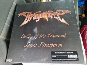Dragonforce ‎– Valley Of The Damned / Sonic Firestorm 2xCD + 2xDVD BOXSET Tshirt - Bild 1 von 2