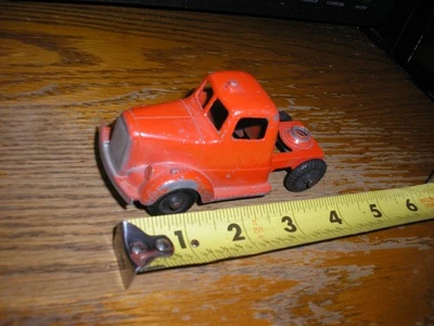 Nice Vintage Unbranded 4 1/8" Steel Semi Tractor Red Free SHIPPING - Image 1 of 4