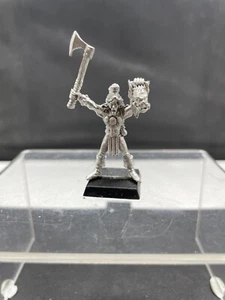Warhammer - Wood Elf - Champion - Axe and Orc Head - Metal OOP - Picture 1 of 2