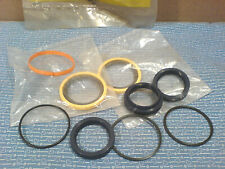 New listing
		JOHN DEERE TRACTOR HYDRAULIC RAM OIL SEAL KIT. AH176273  SEE PICTURES  J-23