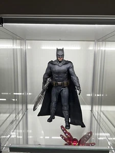 Justice League (2017) - Batman Deluxe 1/6th Scale Hot Toys Action Figure | New - Picture 1 of 8