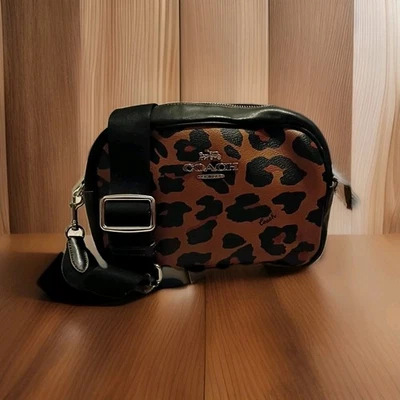 NUEVO CON ETIQUETAS COACH Jamie Bolso para Cámara con Estampado de Leopardo Cuero Sillín Ligero/Negro CC759 Foto 1 de 4