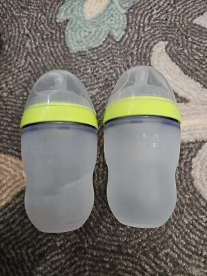 Conjunto de mamadeira Comotomo, verde - 8 oz (pacote com 2) - Imagem 1 de 4