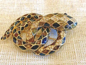 VINTAGE SIGNED CINER CRYSTAL AND ENAMEL COILED SNAKE BROOCH - Picture 1 of 6