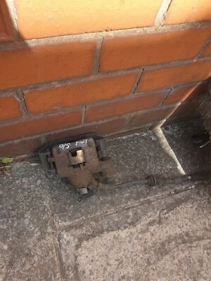 Pinza de freno delantera ABS gasolina 1.2 Fiat 500 2013-2016  Foto 1 de 2