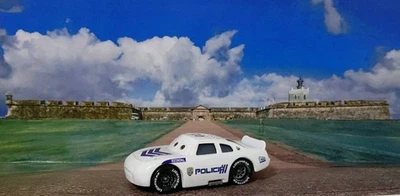 1/55 定制波多黎各州警察电影车 + 展示箱 - 一种  — 第 1/4 张图片